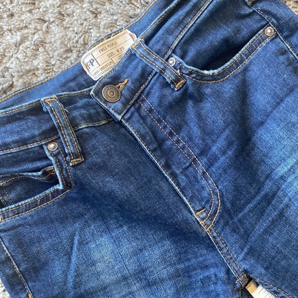FREE PEOPLE Blue Jeans Size 25 - Picture 11 of 11
